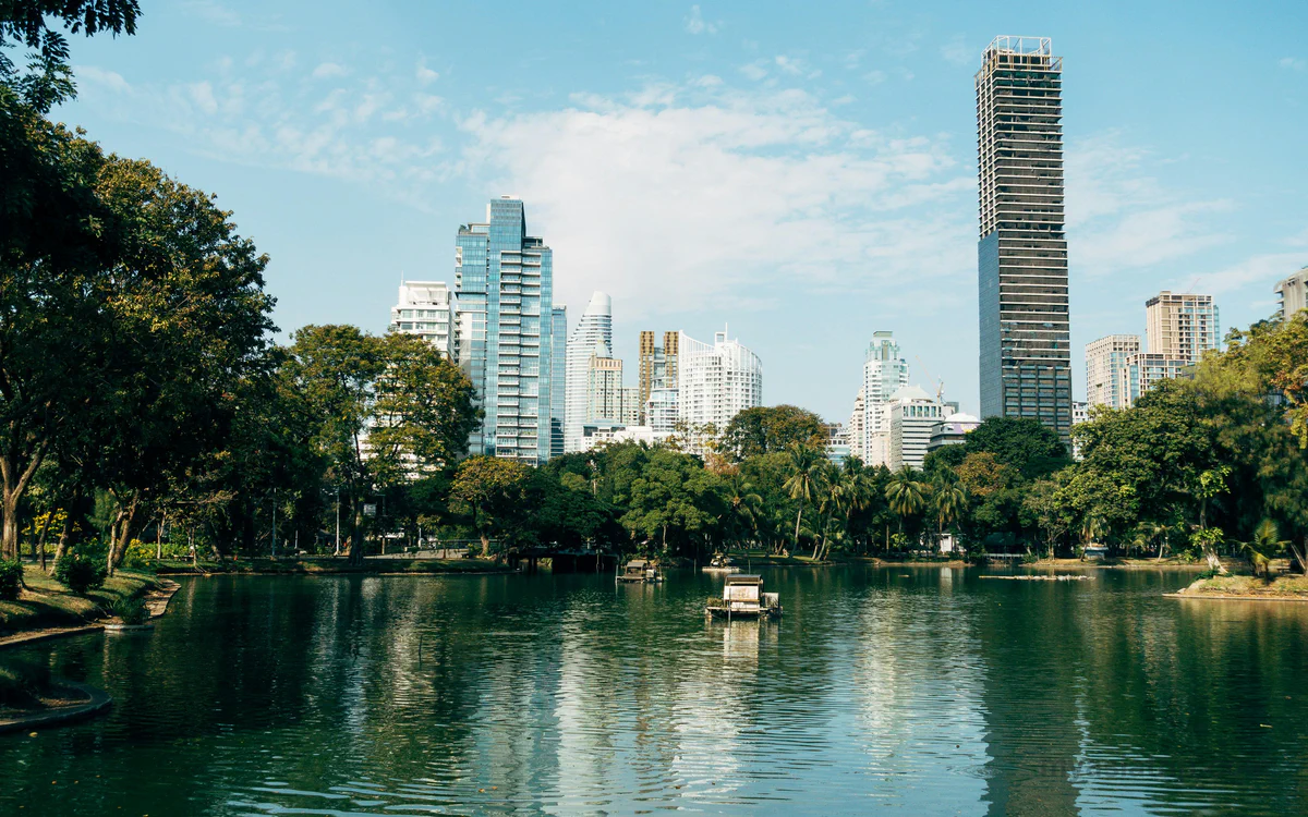Best Things to Do in Bangkok: Temples, Markets and Neighborhoods