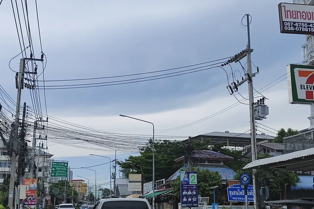 Traffic on a main road leaving central Chiang Mai