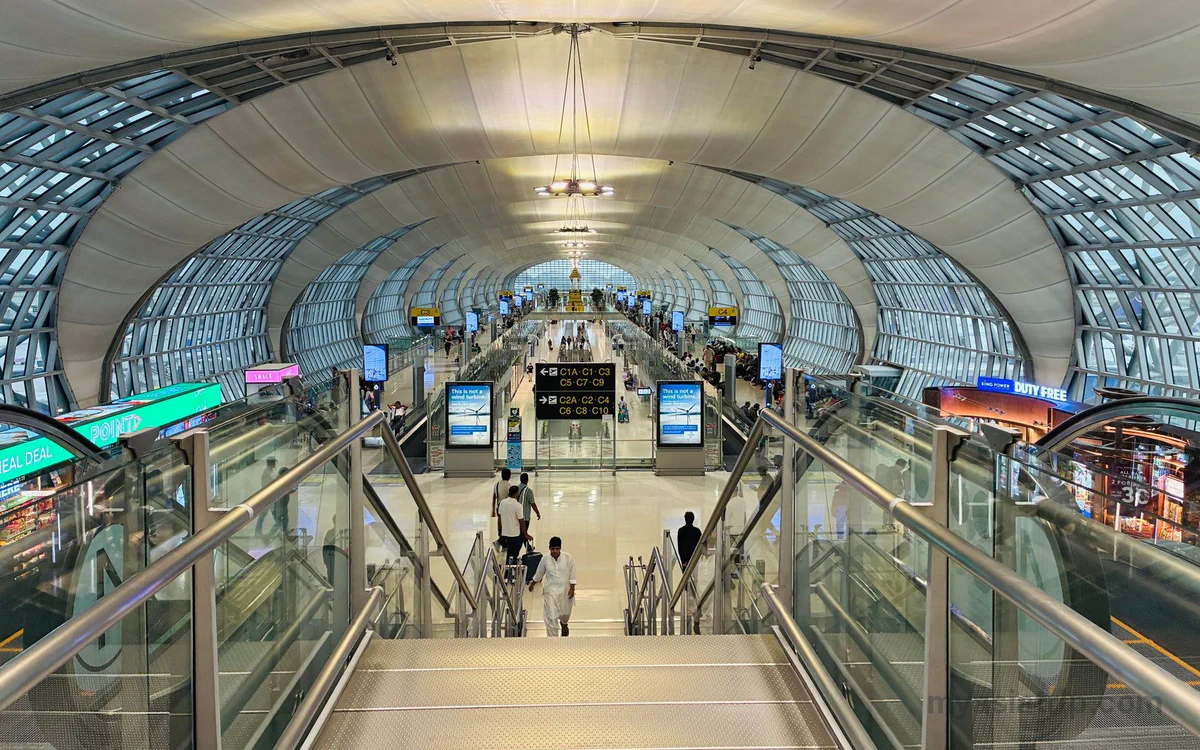 Suvarnabhumi Airport to Bangkok: Five Transport Options