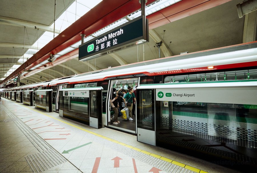Singapore MRT train and platform
